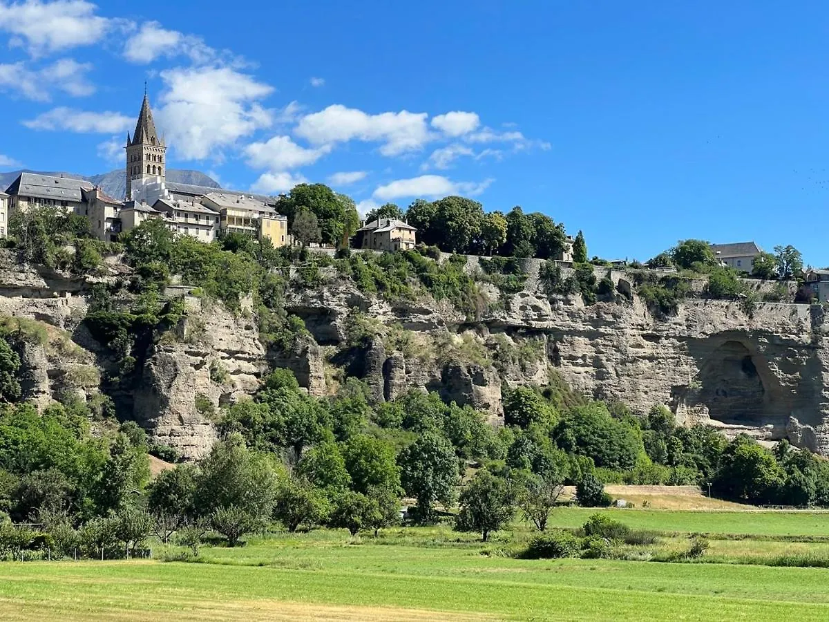 Joli T2 - Vue sur Lac - 5 min du plan d'eau d'Embrun Baratier 0*,  France
