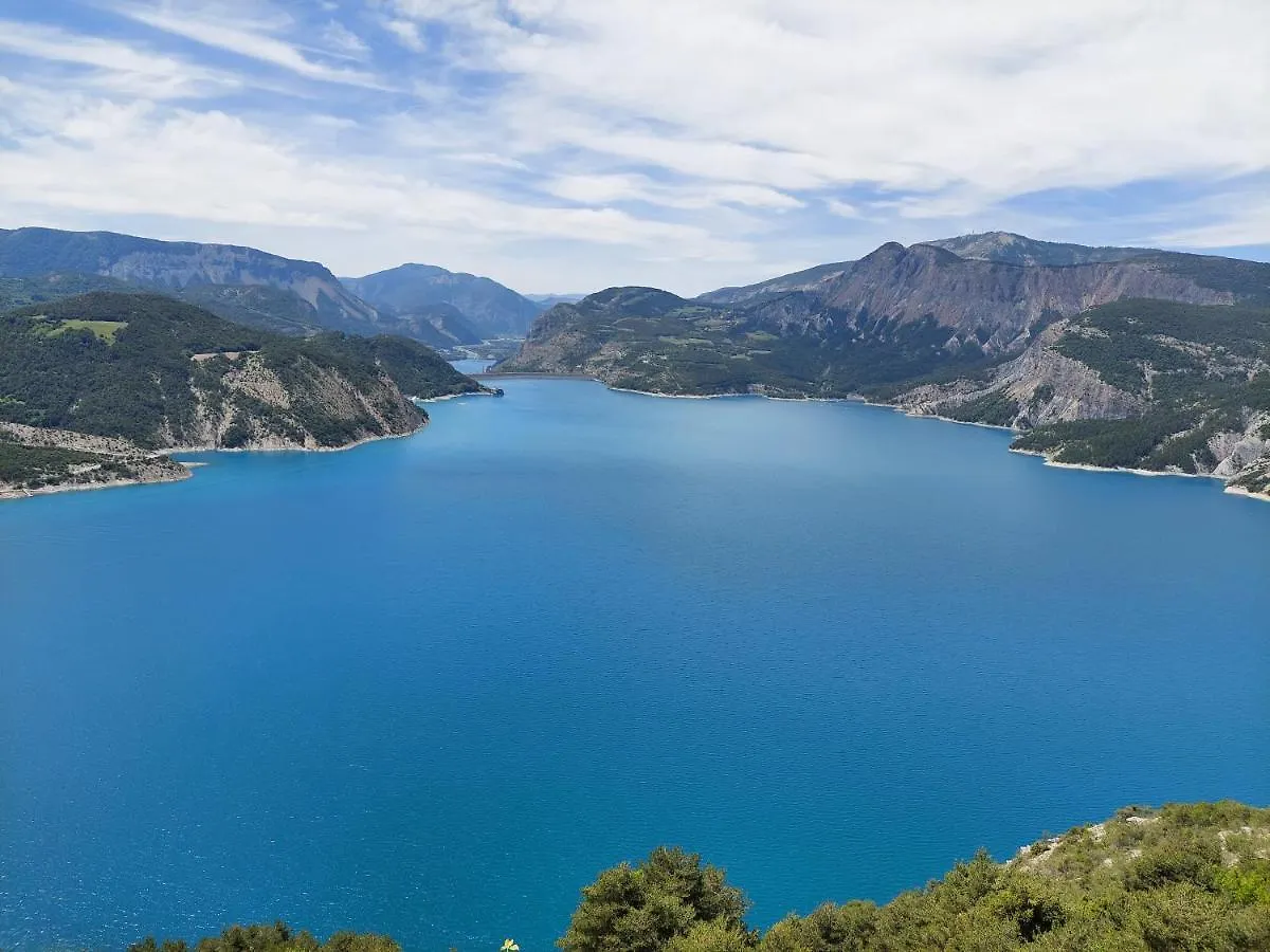 Joli T2 - Vue sur Lac - 5 min du plan d'eau d'Embrun Baratier Appartement