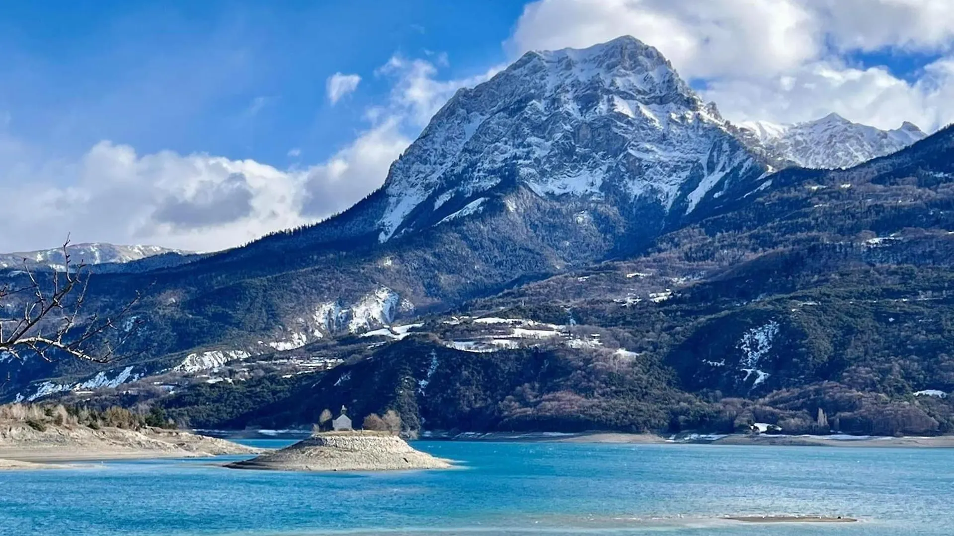 Joli T2 - Vue sur Lac - 5 min du plan d'eau d'Embrun Baratier France